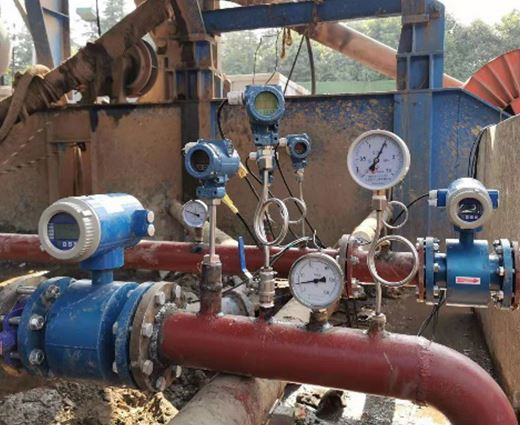 Pembangunan tenaga geoterma tengah dan mendalam
